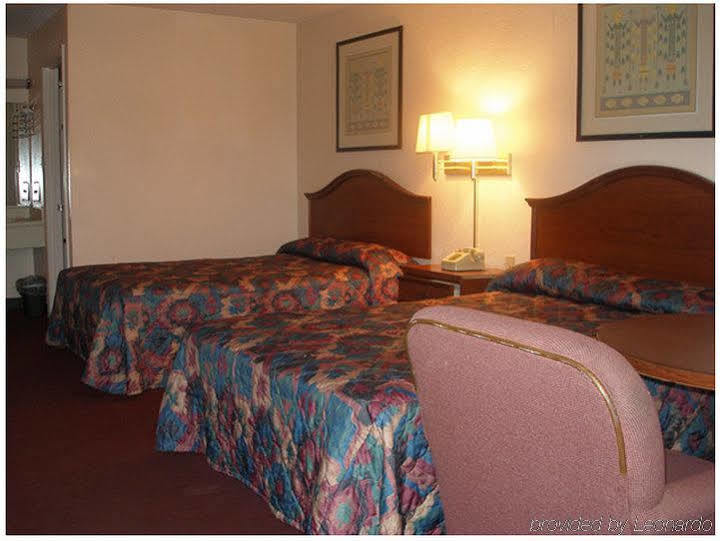 Red Carpet Inn - Augusta Room photo